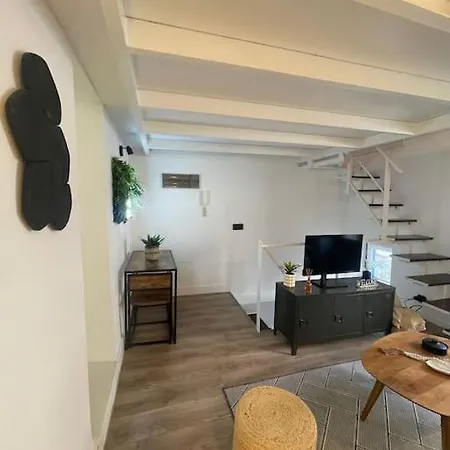 Апартаменты Stylish City-center 2 Bdrms Аликанте
